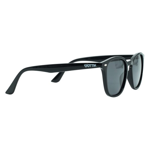 l nuovo modello Colin rappresenta la personalità senza tempo, un must del tuo armadio. Occhiali da vista sostenibili. Glasses in recycled PETG
