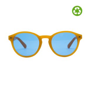 Il modello Drop dalla linea classica, conferisce eleganza e personalità. Rendilo l’accessorio più adatto per il tuo look. Occhiali sostenibili