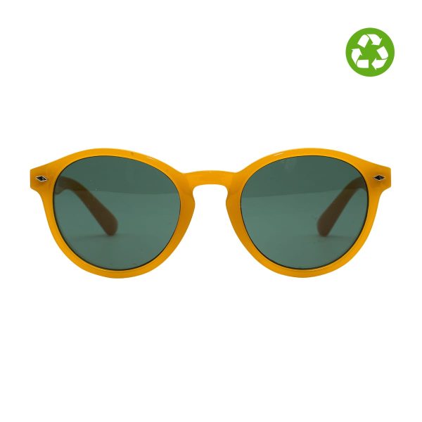 Il modello Drop dalla linea classica, conferisce eleganza e personalità. Rendilo l’accessorio più adatto per il tuo look. Occhiali da sole eco.