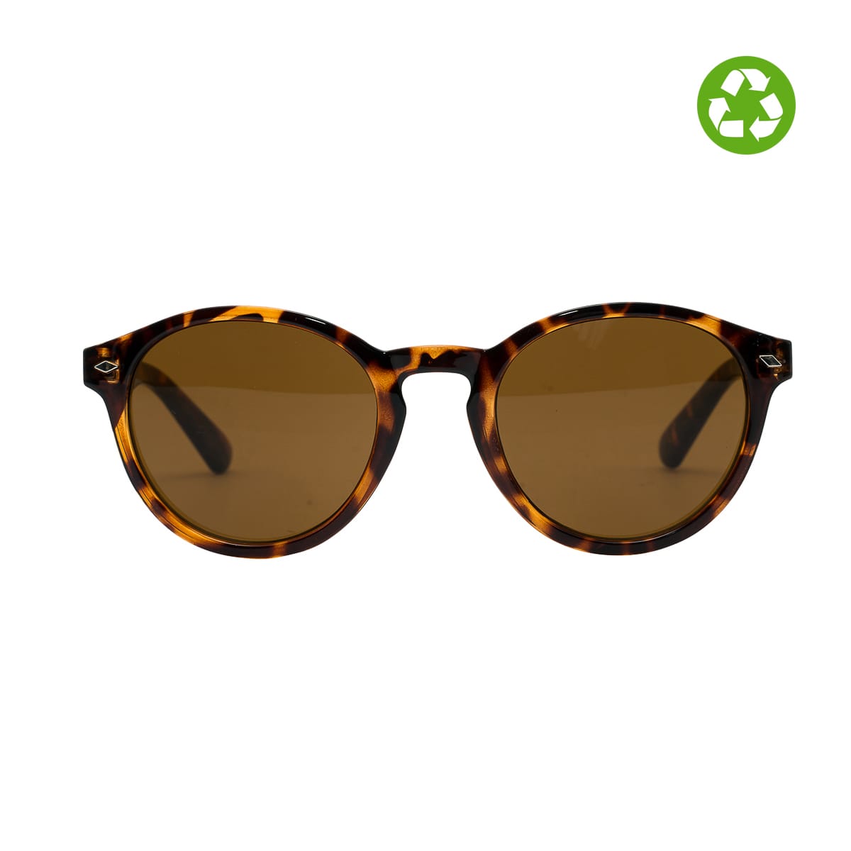 Il modello Drop dalla linea classica, conferisce eleganza e personalità. Rendilo l’accessorio più adatto per il tuo look. Occhiali in PETG riciclata