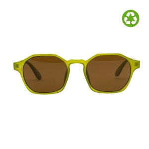Hipster ha un design esagonale con l’obiettivo di realizzare un modello adatto a tutti i tipi di volti. Il must have ecostenibile.