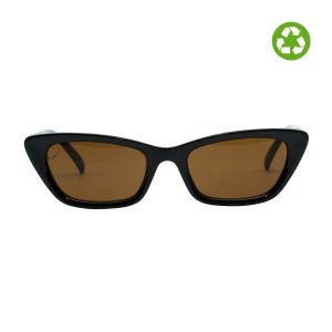 Il modello Nadine, un design che si distingue per la sua personalità fonde un cat-eye con una linea slim. Recycled eyewear