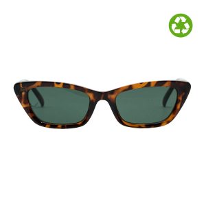 Il modello Nadine, un design che si distingue per la sua personalità fonde un cat-eye con una linea slim. Occhiali sostenibili