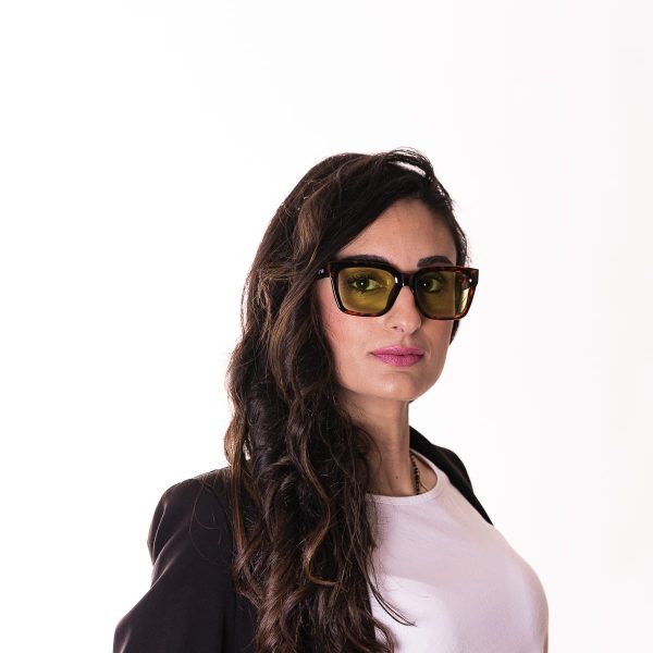 Gli occhiali Square hanno lo stile più distinto. Progettati per essere innovativi, si distinguono per il loro design quadrato. Sunglasses sustainable