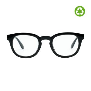 Il modello Bond è l'occhiale da vista della linea sostenibile in PETG in plastica riciclata, rilancia la forma con un’interpretazione audace.