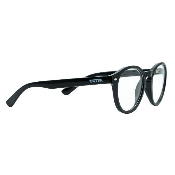 Il modello Drop dalla linea classica, conferisce eleganza e personalità. Rendilo l’accessorio più adatto per il tuo look. Occhiali da vista sostenibili
