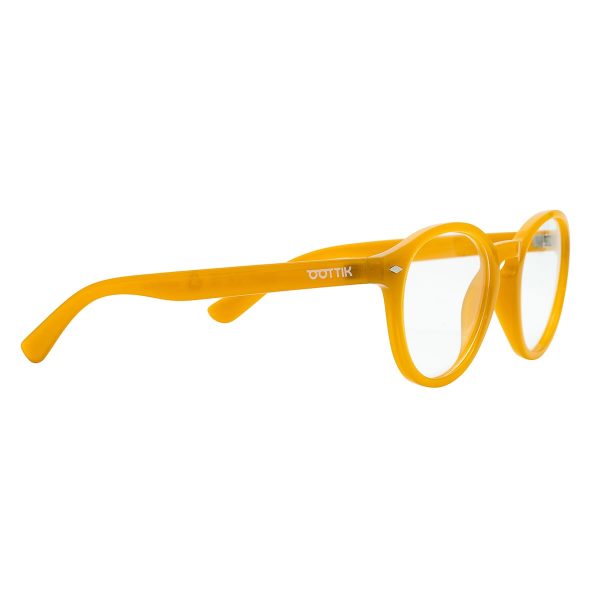 Il modello Drop dalla linea classica, conferisce eleganza e personalità. Rendilo l’accessorio più adatto per il tuo look. Eyewear ecofriendly.