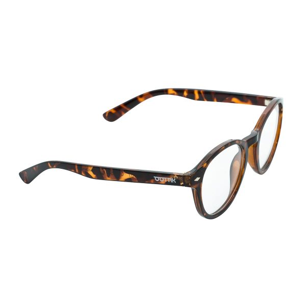 Il modello Drop dalla linea classica, conferisce eleganza e personalità. Rendilo l’accessorio più adatto per il tuo look. Occhiali con plastica riciclata.