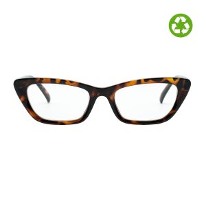 Il modello Nadine, un design che si distingue per la sua personalità fonde un cat-eye con una linea slim. Occhiali 100% plastica riciclata