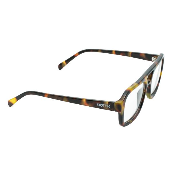 Vintage è il design più trendy della nostra collezione. Un occhiale dallo stile intramontabile. Eyewear ecofriendly, # Look in Green.