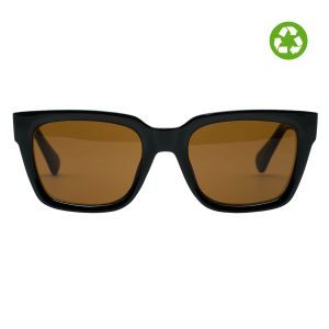 Gli occhiali Square hanno lo stile più distinto. Progettati per essere innovativi, si distinguono per il loro design quadrato. Made the difference